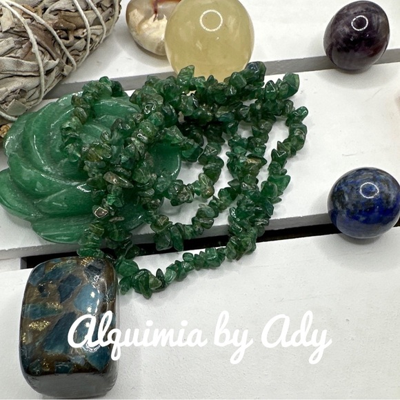 JADE CHIPS VERY LONG NECKLACE - Picture 1 of 3